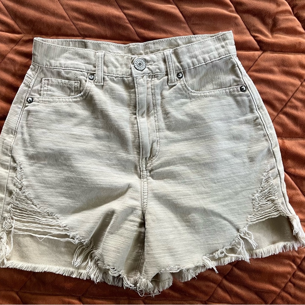 American Eagle Outfitters Cream Frayed Jean Shorts size 0